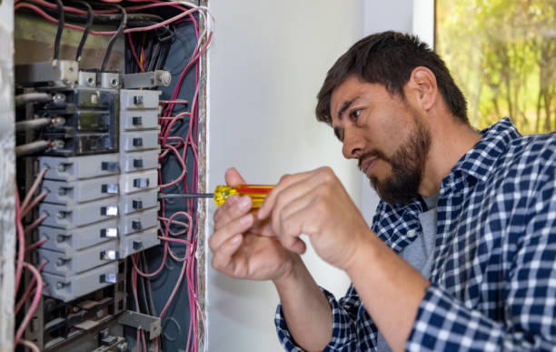 Best Emergency Electrical Repair  in North Miami, FL